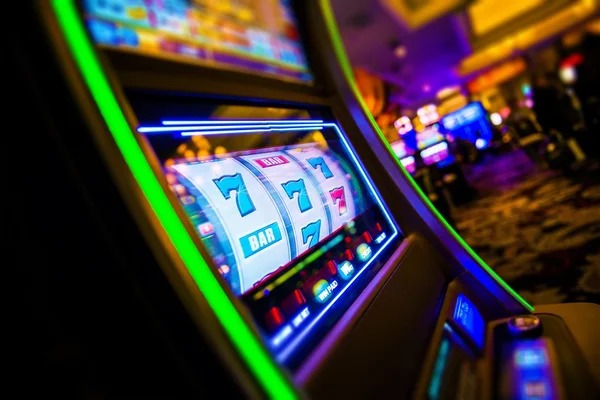 Live host and multi-camera setup on kingbet 89